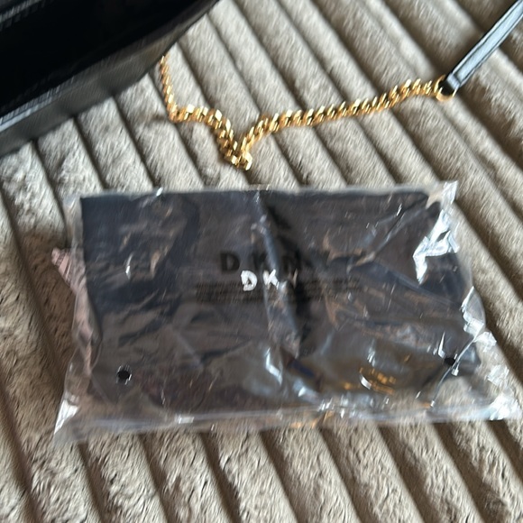 DKNY Black Hard Case Crossbody Bag Shoulder Bag with Gold Tone Accents & Chain - Picture 13 of 17